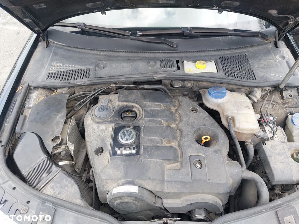 Volkswagen Passat B5 FL Lift silnik 1.9 AVF AWX 130 KM skrzynia biegów ARK drzwi prawe lewe przód tył LU41 LV41 turbosprężarka dwumasa pompowtrysk alternator szyba kompresor klimatyzacji szyba zamek schowek sterownik silnika stacyjka mcperson amortyzator belka sanki miska głowica zawór N75 podciśnienia NA CZĘŚCI WSZYSTKIE CZĘŚCI - 15