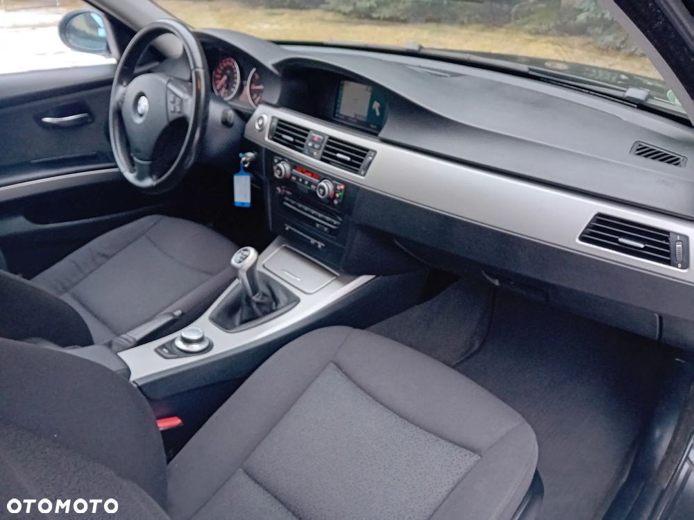 BMW Seria 3 318i Edition Exclusive - 8