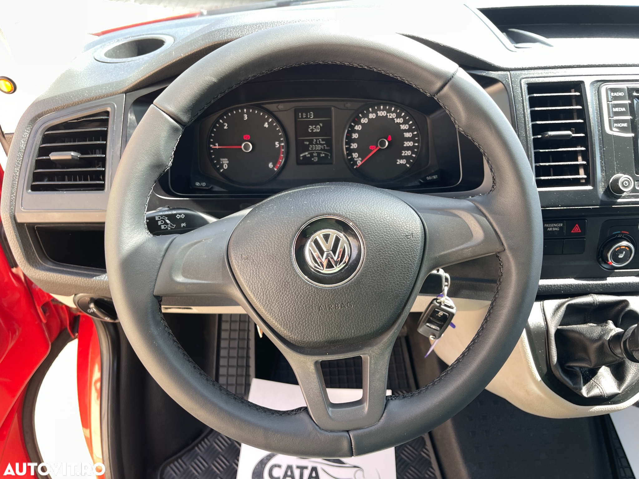 Volkswagen Transporter 2.0TDI  USI SPATE - 35