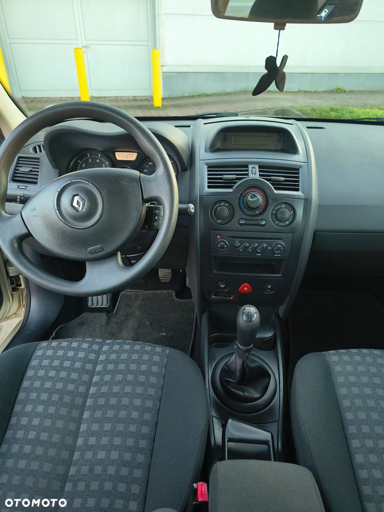 Renault Megane 1.6 16V Dynamique - 8