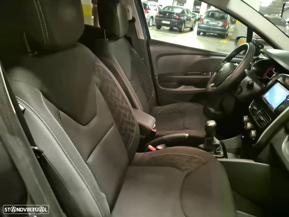 Renault Clio Sport Tourer dCi 90 Limited - 38