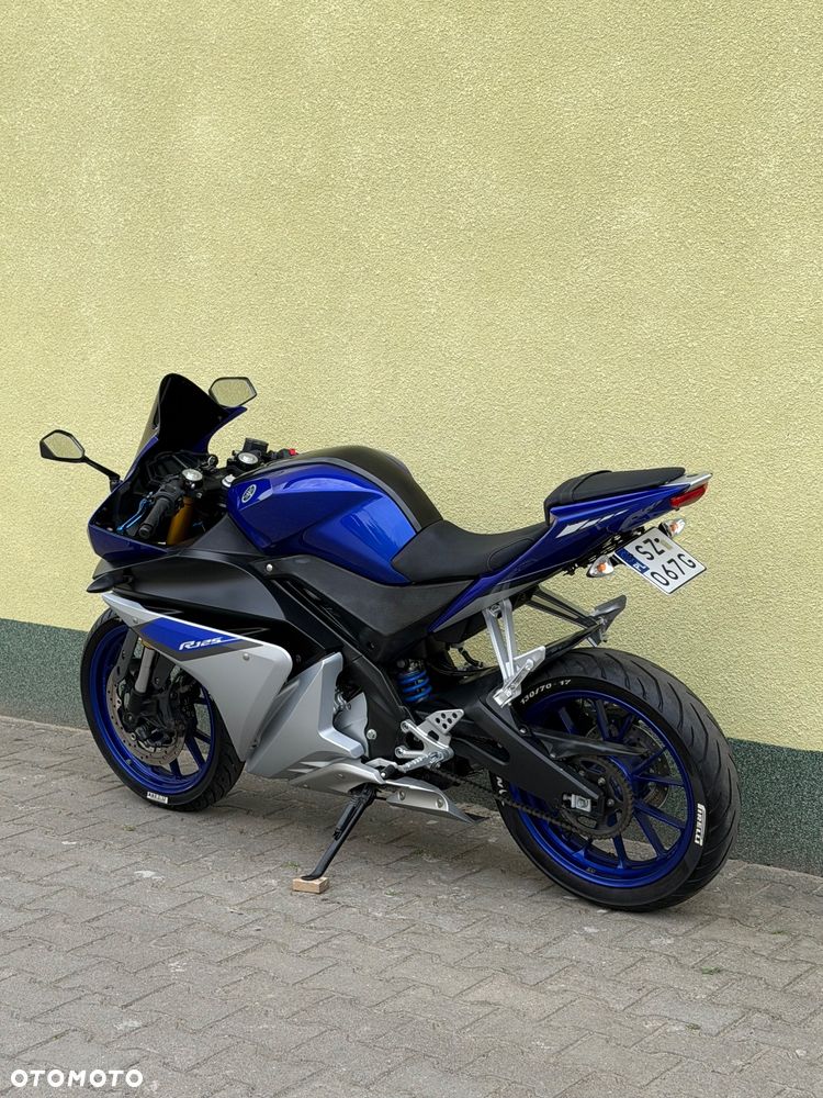 Yamaha YZF - 19