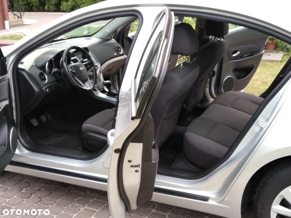Chevrolet Cruze 1.6 LS - 21