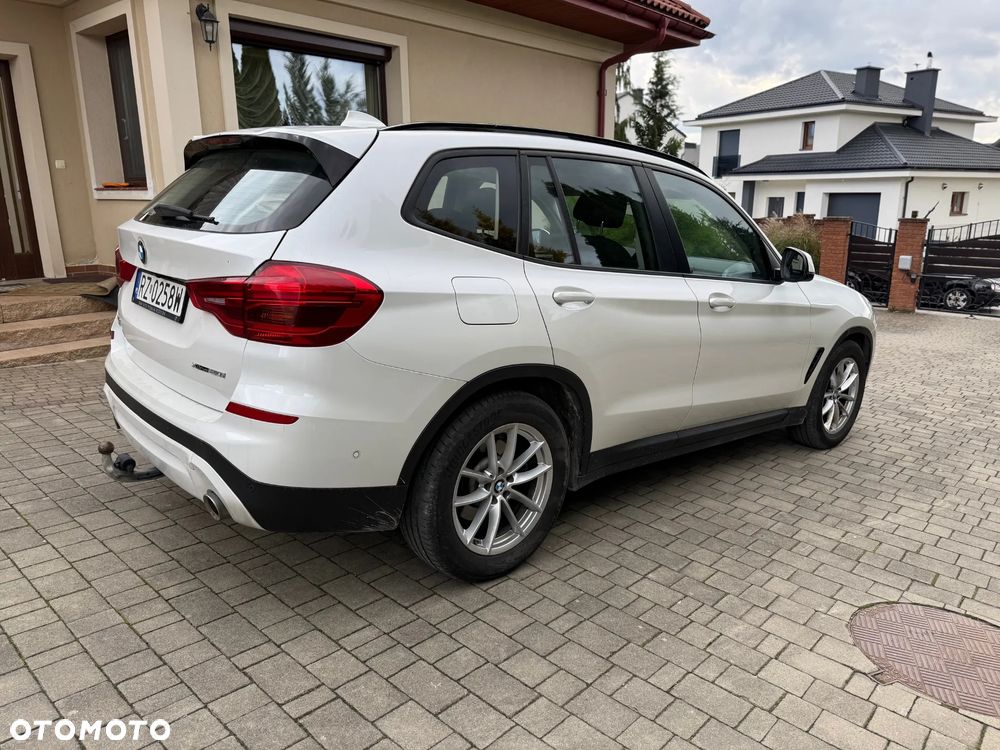 BMW X3 xDrive20i Advantage - 6