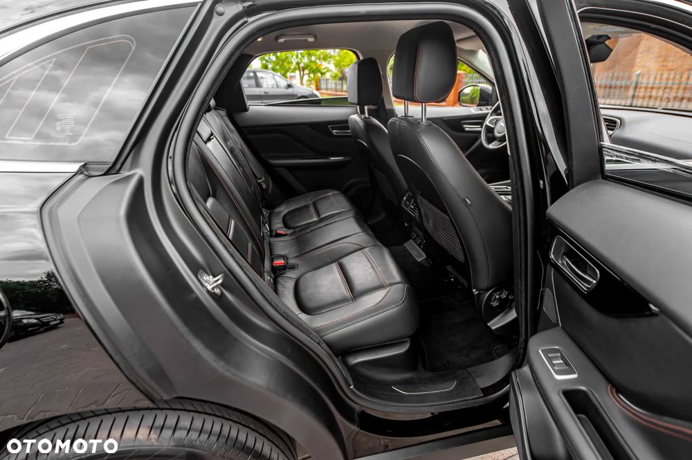 Jaguar F-Pace - 10