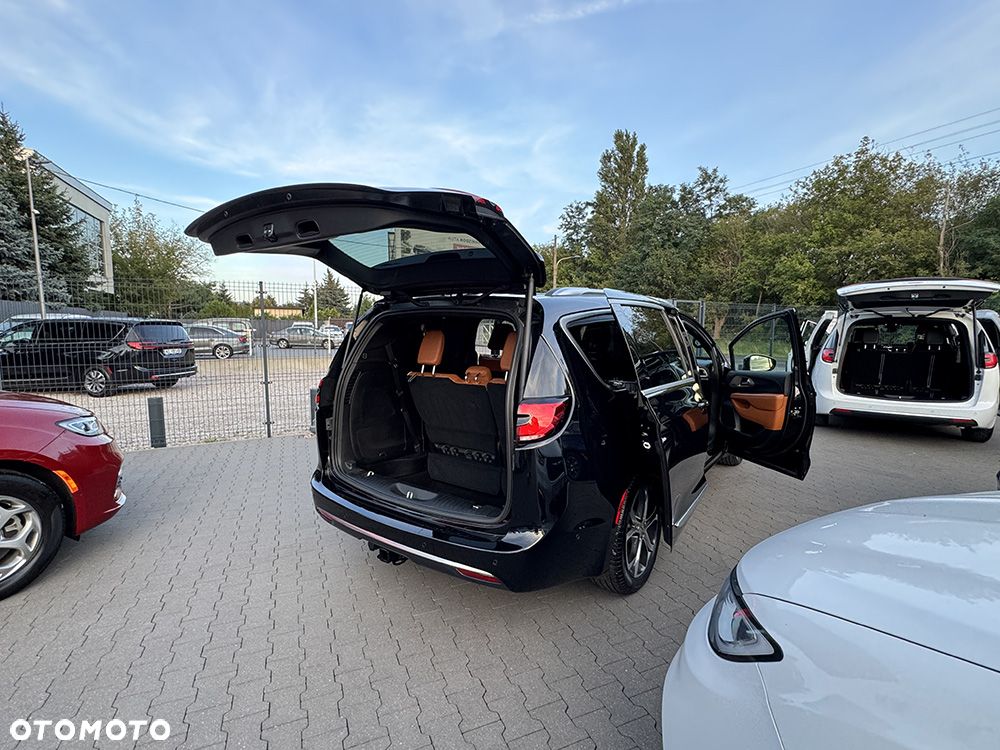 Chrysler Pacifica - 19