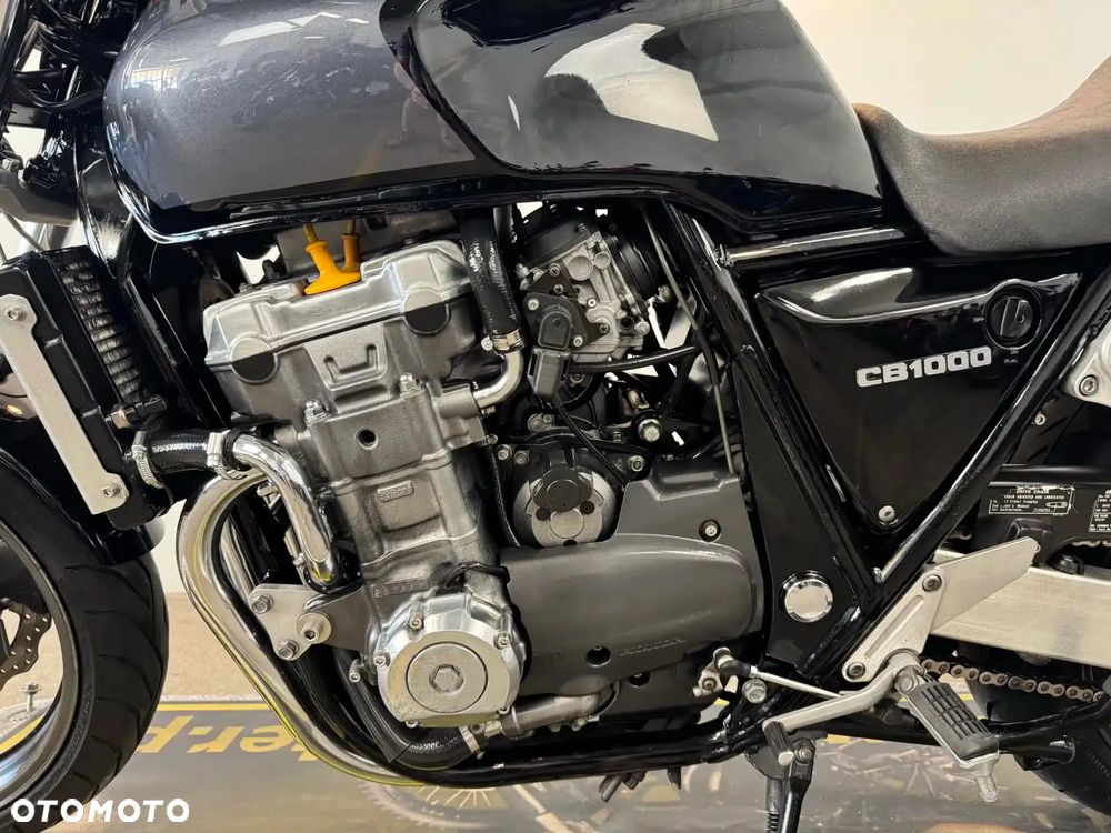 Honda CB - 23