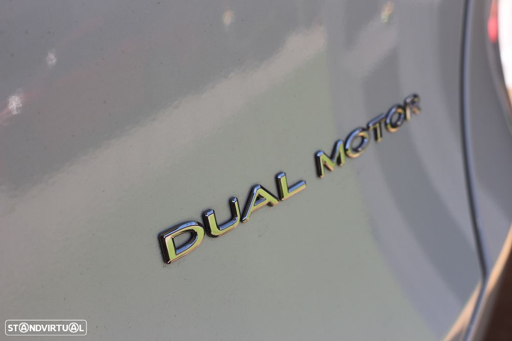 Tesla Model Y Long Range Tração Integral - 43