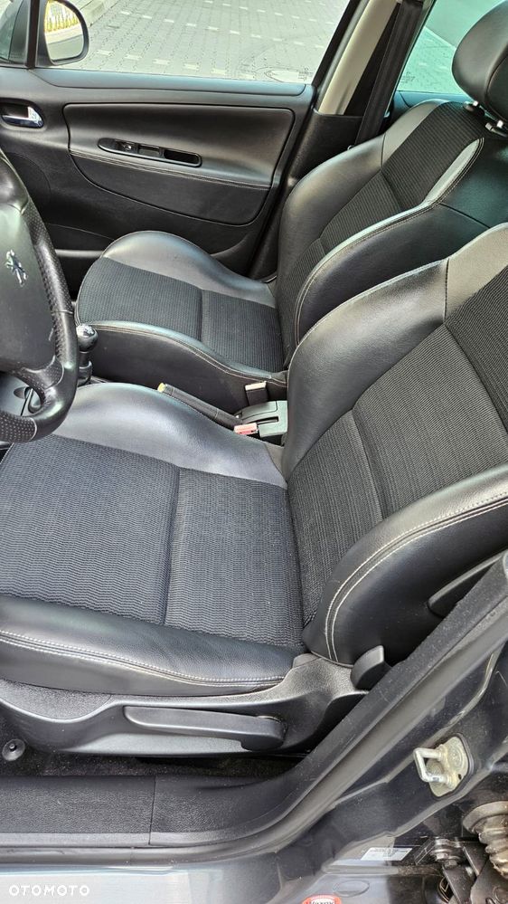 Peugeot 207 120 VTi Outdoor - 36