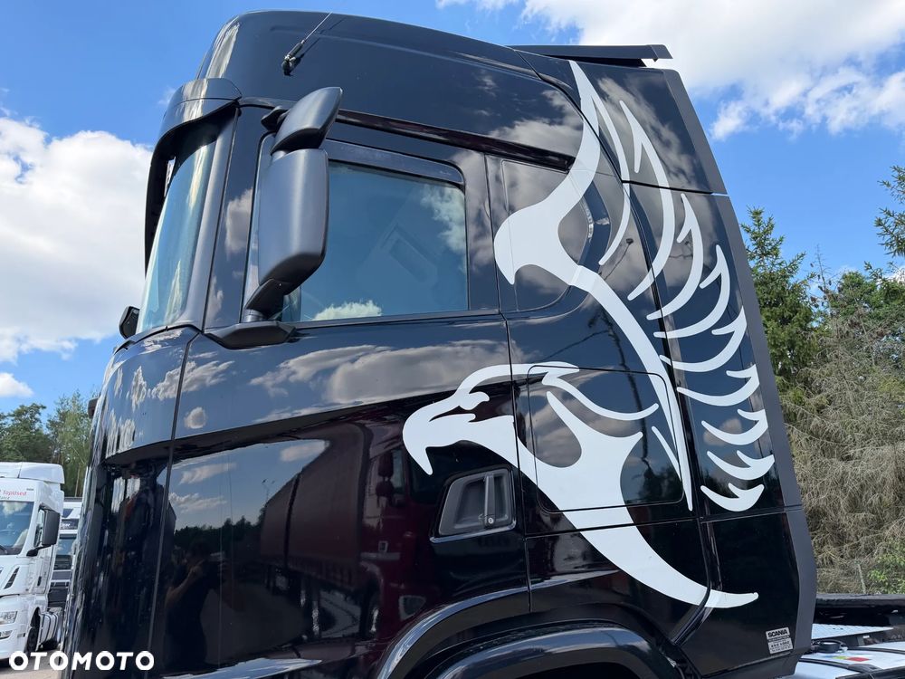 Scania S500 / RETARDER / PARK COOL / KLIMA POSTOJOWA / FULL SERWIS KONTRAKT ASO SCANIA / INTARDER / ŚWIATŁA LED / NAJWIĘKSZE ZBIORNIKI 1400 L / FULL SPOJLERY / CAŁA CZARNA 2021 ROK !! - 7