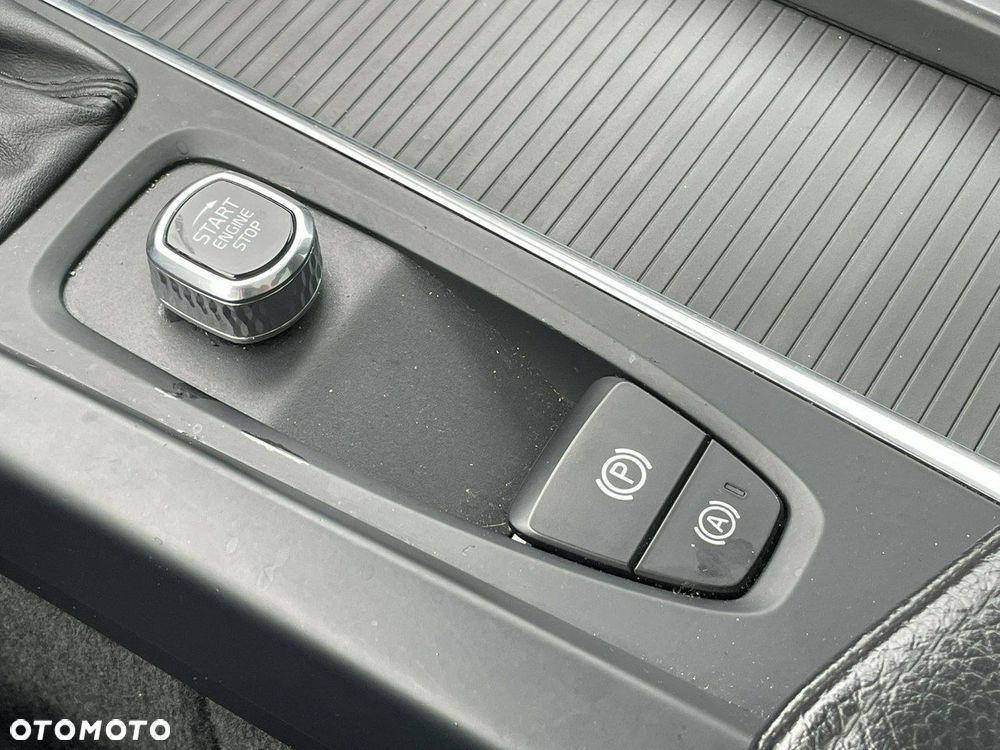 Volvo XC 60 T5 Momentum - 16