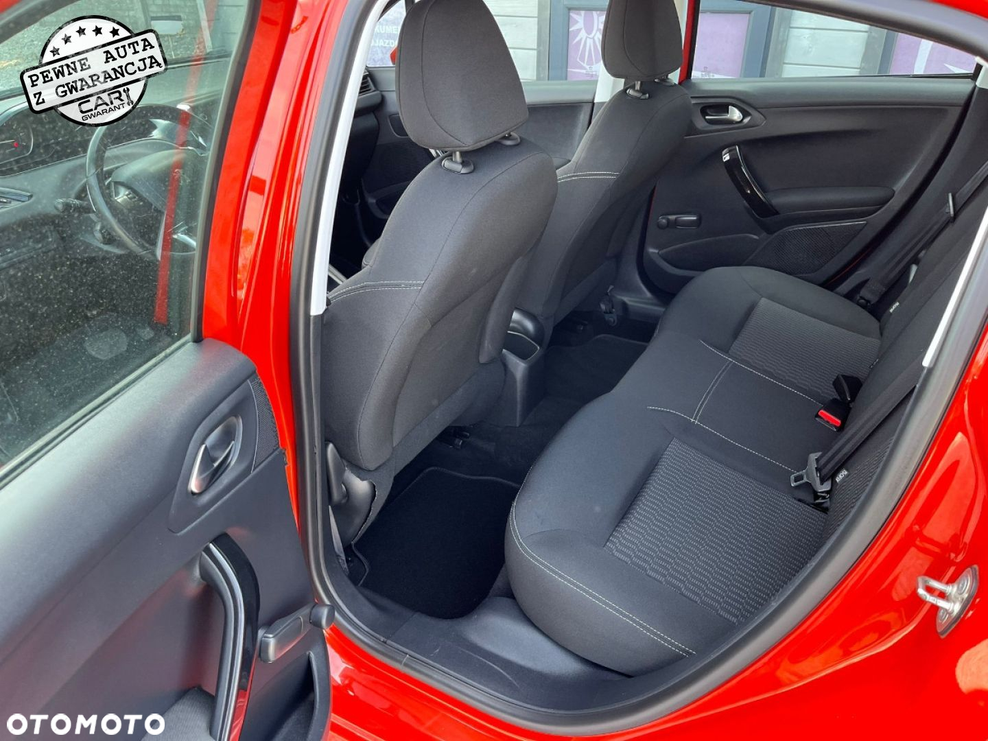 Peugeot 208 - 18