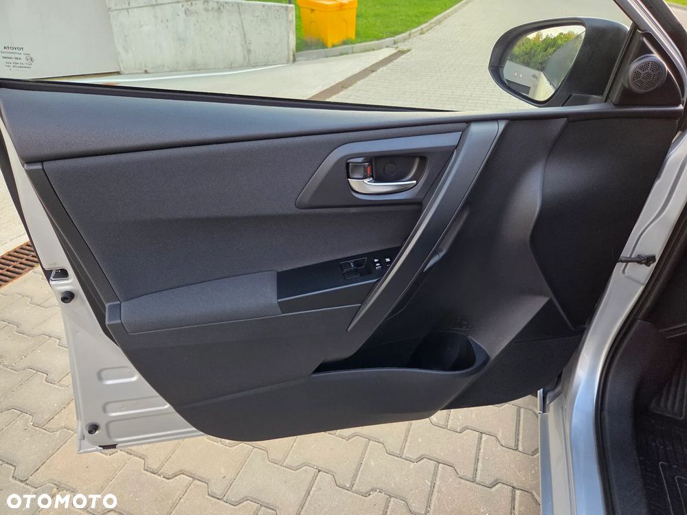 Toyota Auris - 14