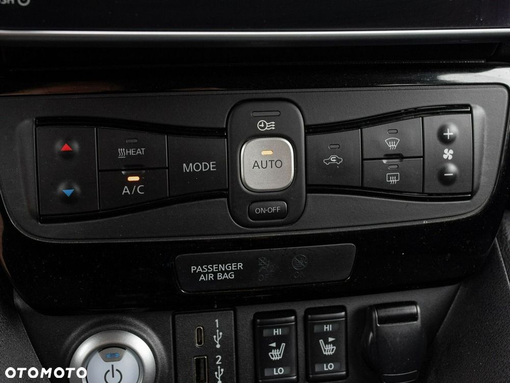 Nissan Leaf 40kWh N-Connecta - 17