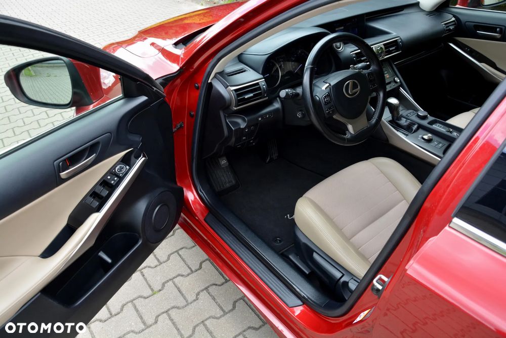 Lexus IS 200t / 300 Prestige - 5