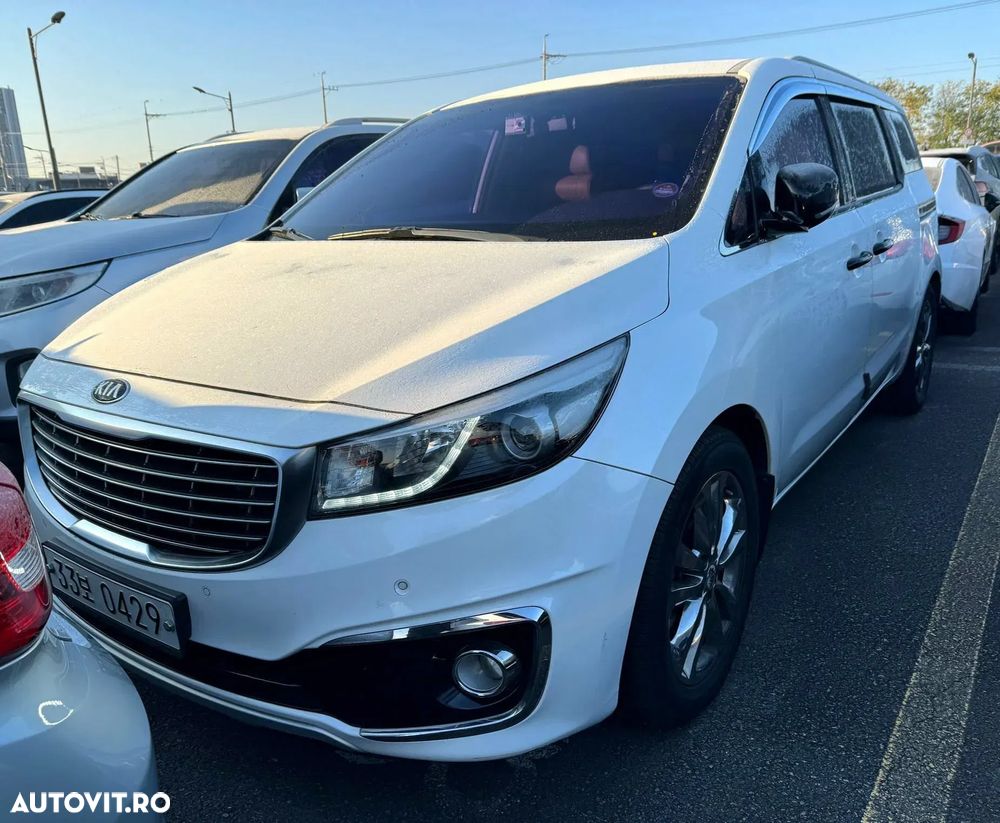 Kia Carnival - 1