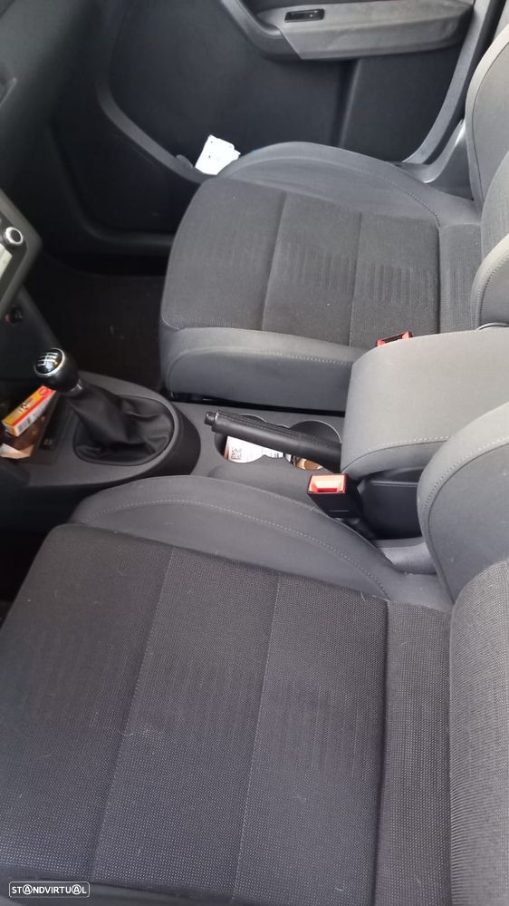 VW Touran 1.9 TDi Highline BlueM. 5L - 16