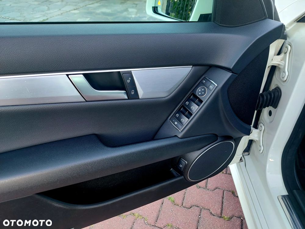Mercedes-Benz Klasa C 63 AMG AMG SPEEDSHIFT MCT AMG Performance Package - 18
