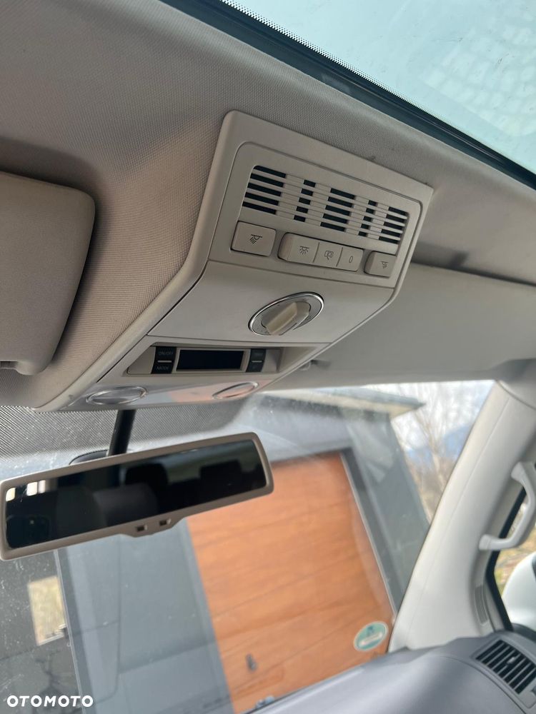 Volkswagen Multivan - 15