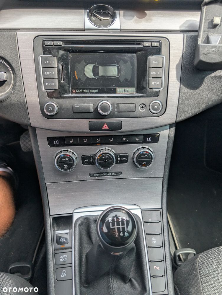 Volkswagen Passat 2.0 Blue TDI SCR Comfortline - 17