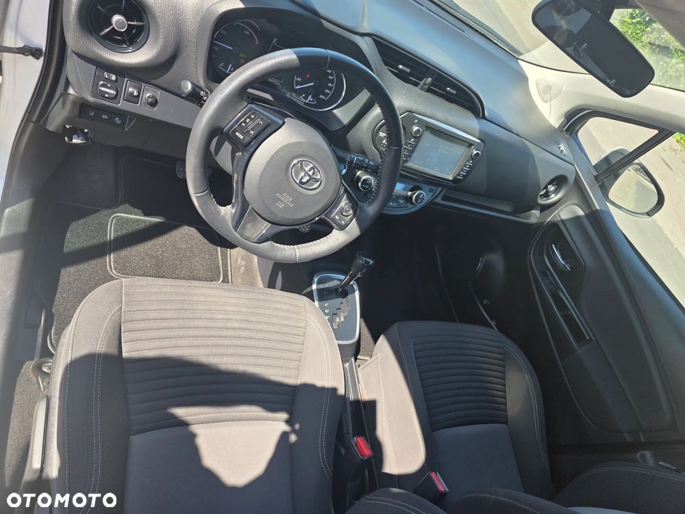 Toyota Yaris Hybrid 100 Selection Platinum - 7