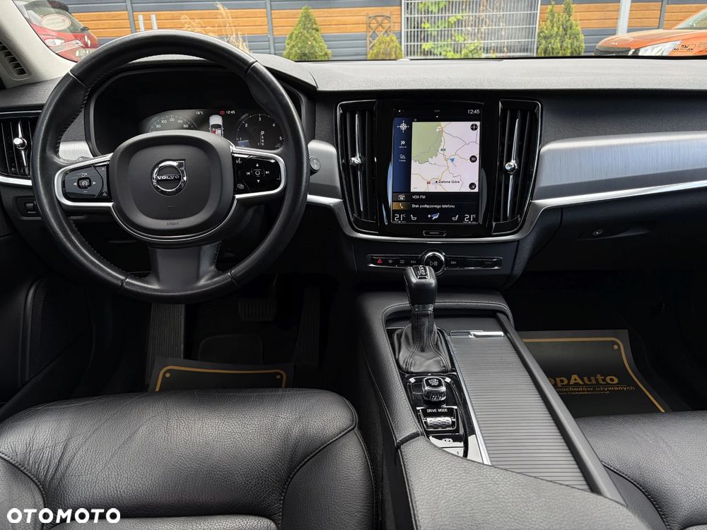 Volvo V90 D3 Geartronic Momentum Pro - 32