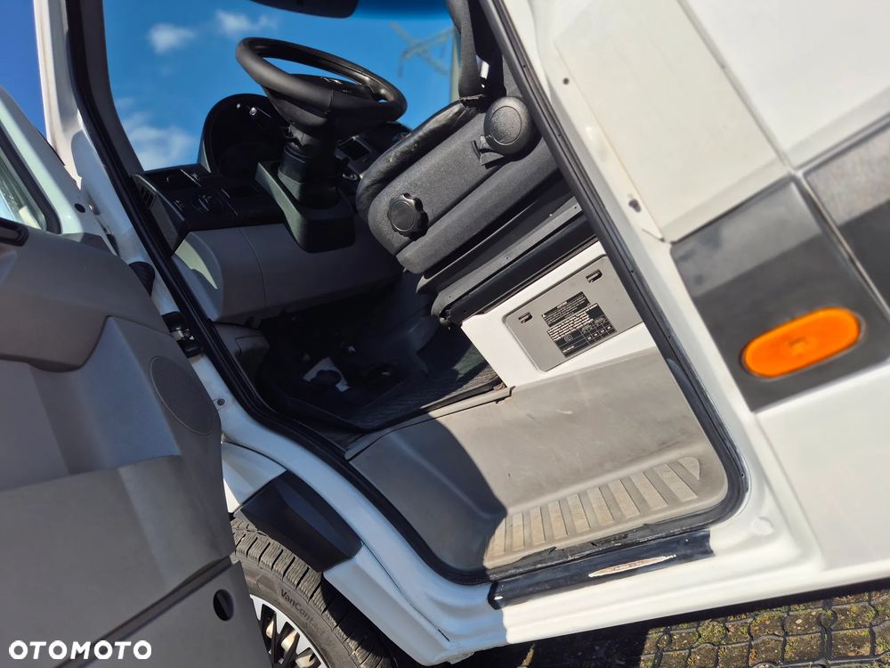 Mercedes-Benz Sprinter - 35