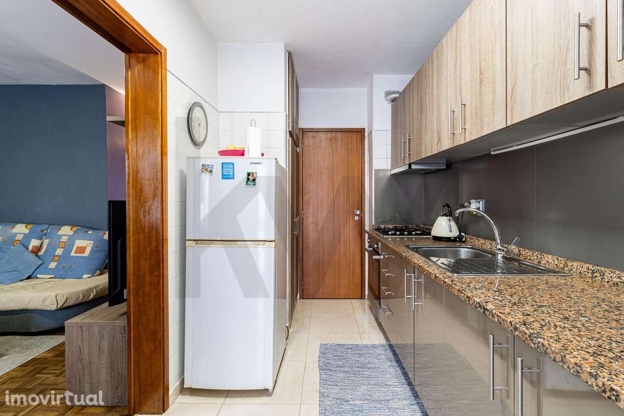 Apartamento T2 com varanda e arrumos | Zona tranquila próxima do centr - Grande imagem: 2/18