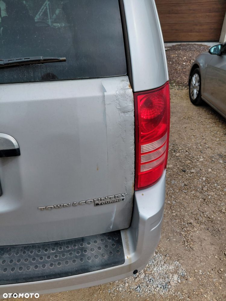 Chrysler Town & Country - 29