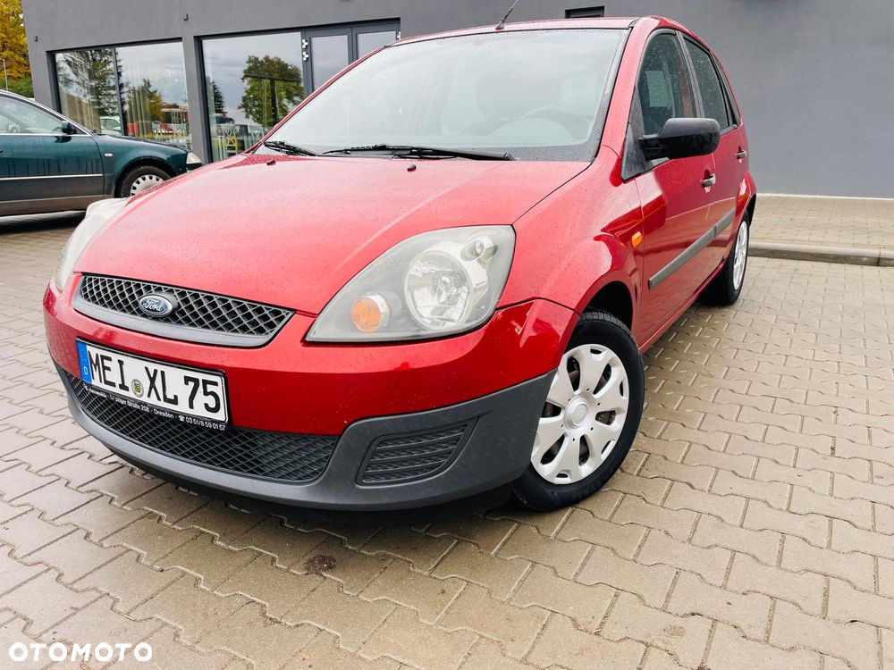 Ford Fiesta 2007 photo 2