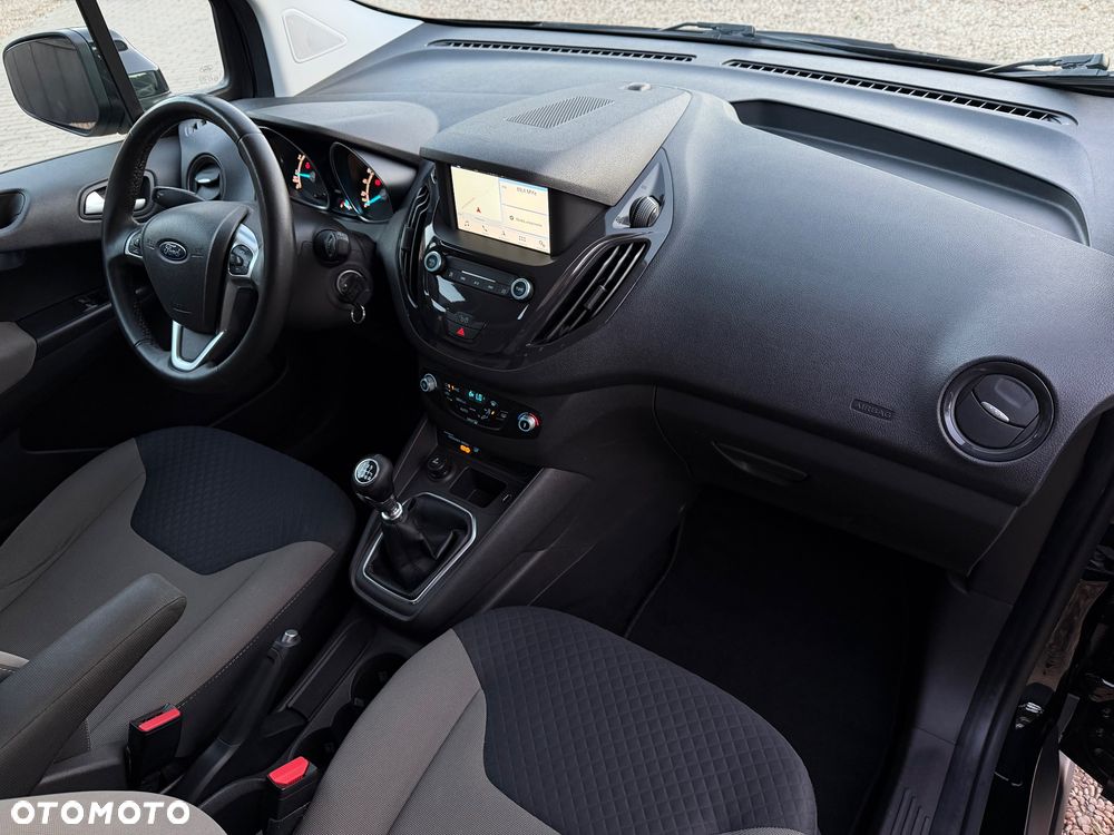 Ford Courier - 33
