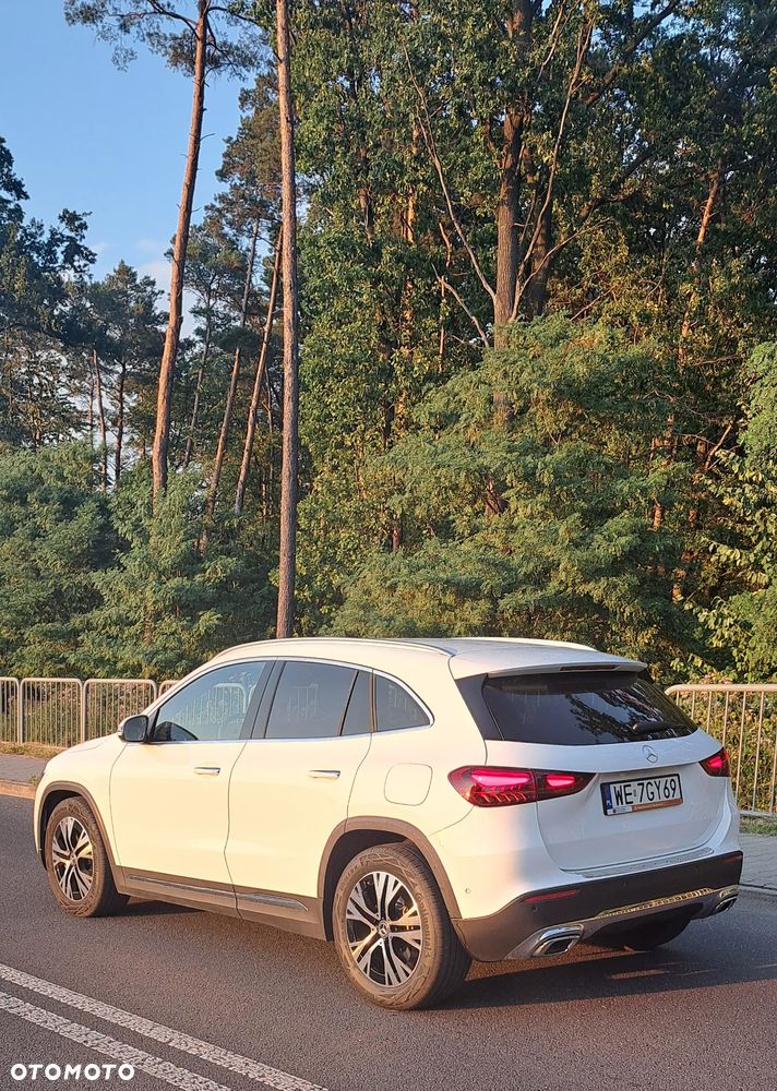 Mercedes-Benz GLA 220 d 4-Matic 8G-DCT - 7