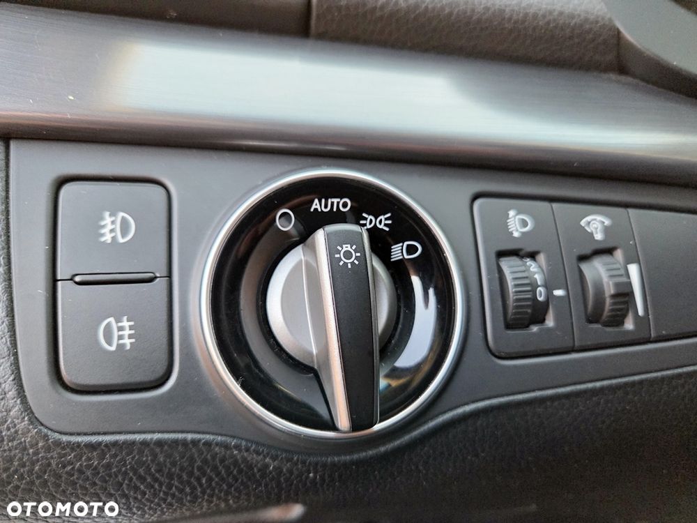 Hyundai i40 Kombi blue 1.7 CRDi DCT Premium - 24