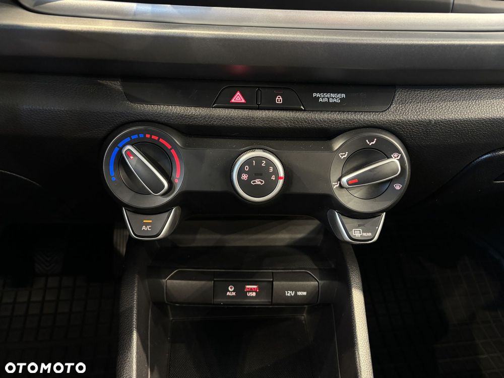 Kia Rio - 22