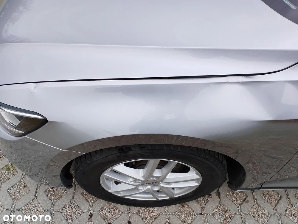 Volkswagen Passat 2.0 TDI (BlueMotion Technology) DSG Comfortline - 16