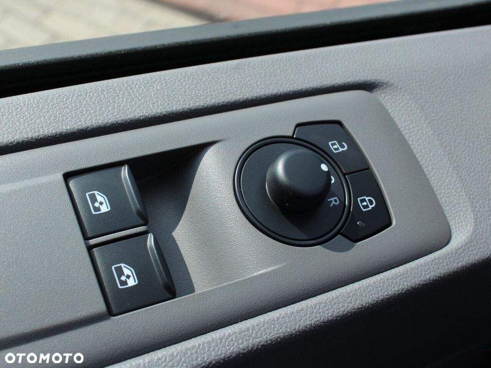 Volkswagen Transporter - 16