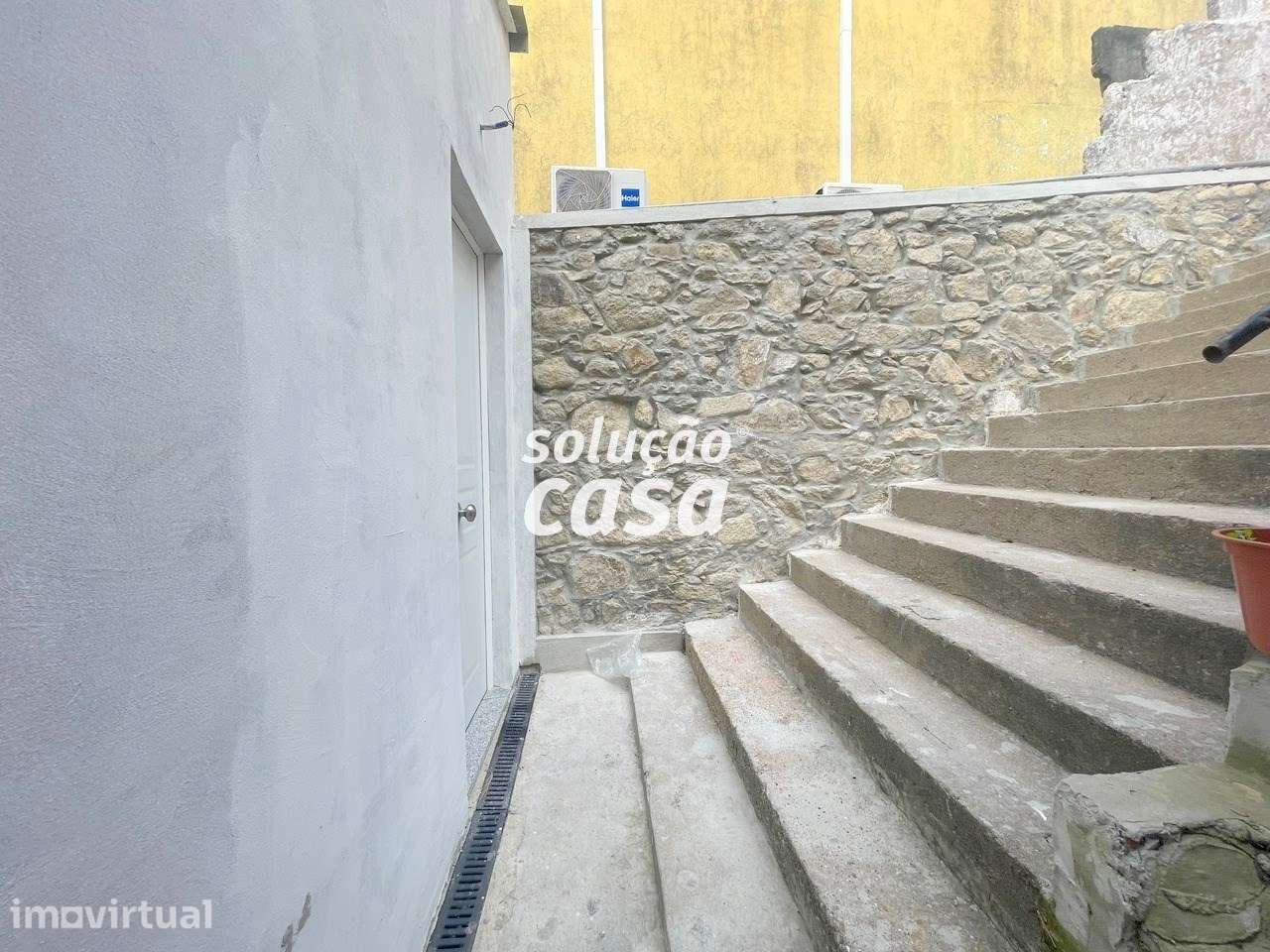 Conjunto de moradias localizadas a 350 metros da Estação do Metro! - Grande imagem: 3/37