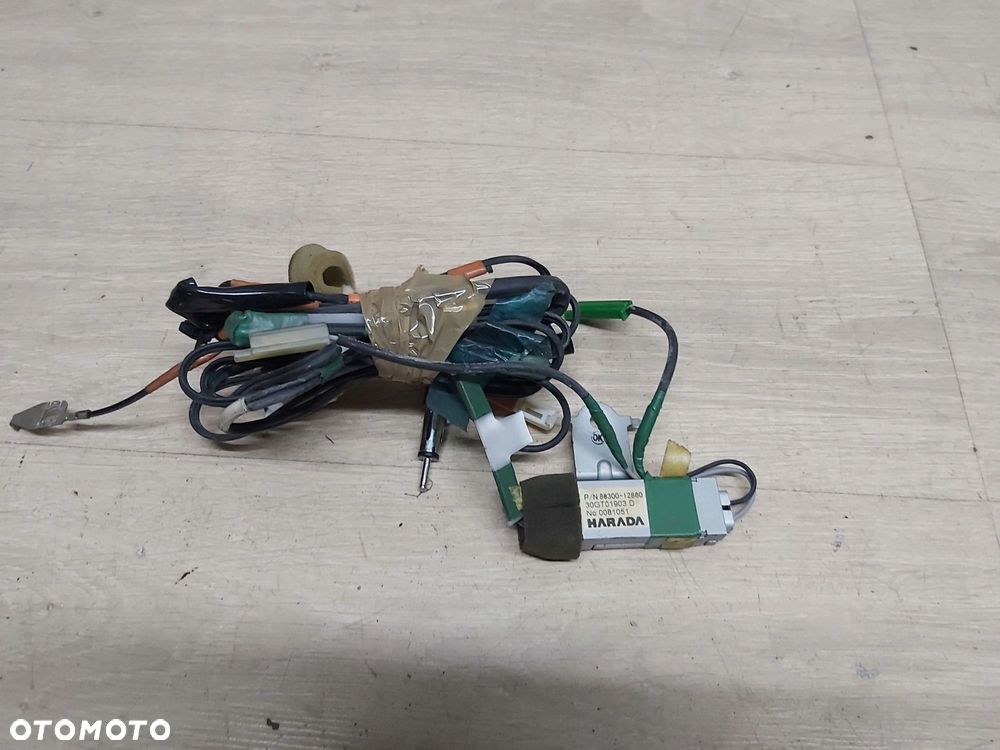 Toyota Corolla E15 moduł wzmacniacz anteny 86300-12860 - 1