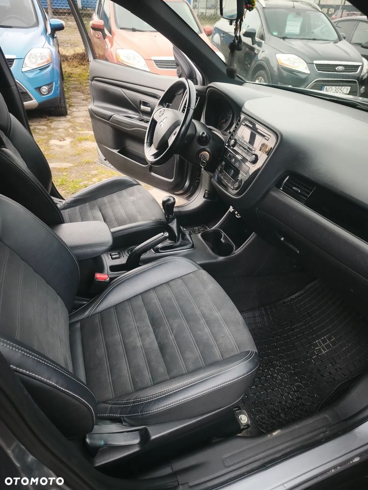 Mitsubishi Outlander 2.0 2WD Plus - 20