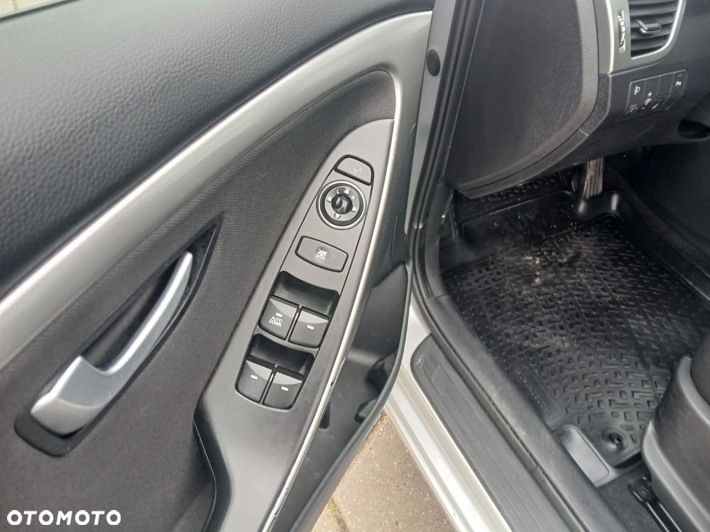 Hyundai i30 1.6 Comfort - 27