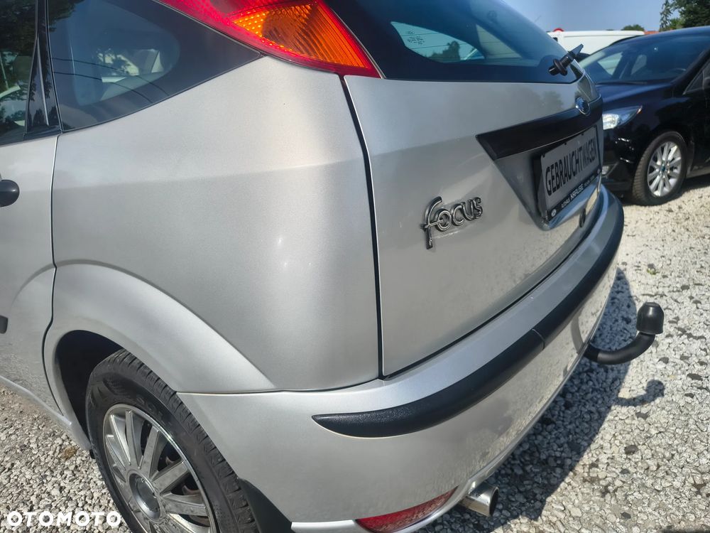 Ford Focus 1.6 Futura - 16