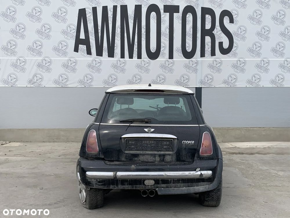 MINI COOPER 2002 *SAMOCHÓD NA CZĘŚCI* 4655 SCHWARZ II (668) MASKA, LAMPA, DRZWI, LUSTERKO, ZDERZAK, GRILL, BŁOTNIK, KLAPA, BELKA, DESKA, FOTELE, KANAPA, ĆWIARTKA KIEROWNICA, TARCZE, ZACISKI, ZAWIESZENIE, KOMPLETNY PRZÓD, KOMPLETNY TYŁ, LICZNIK, ZEGARY, PRAWE LEWE PRZÓD TYŁ - 4