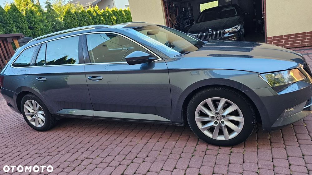 Skoda Superb 2.0 TDI Ambition DSG - 16