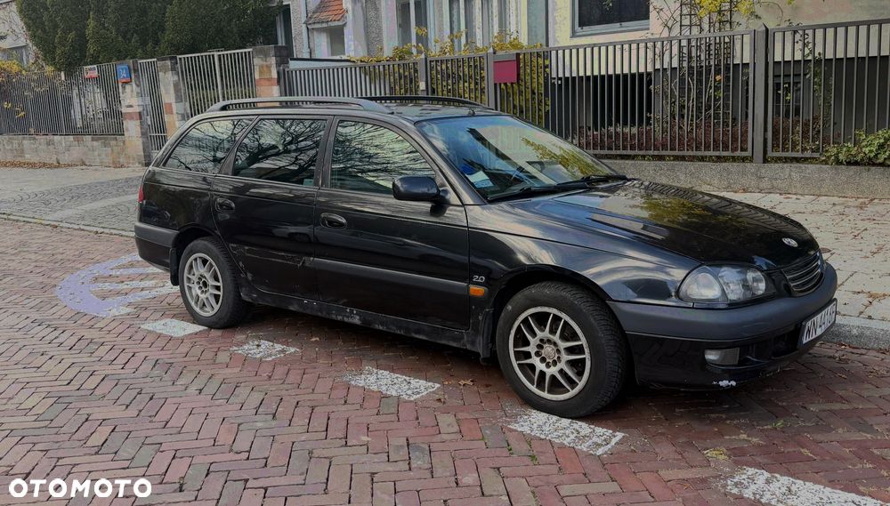 Toyota Avensis 2.0 Sol - 3