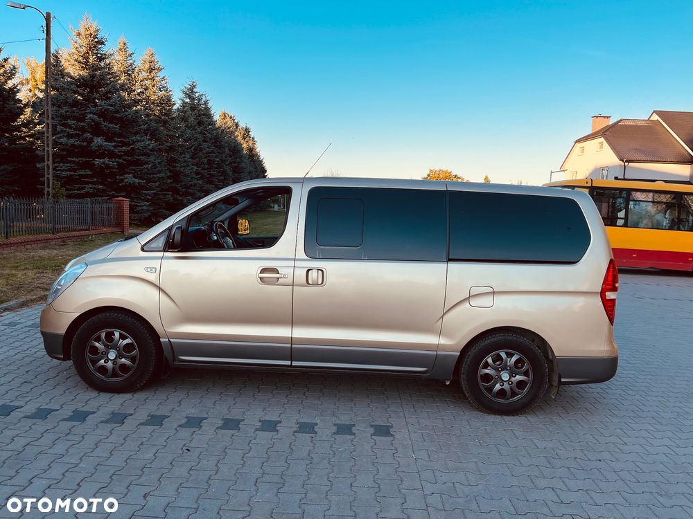 Hyundai H-1 Starex - 11