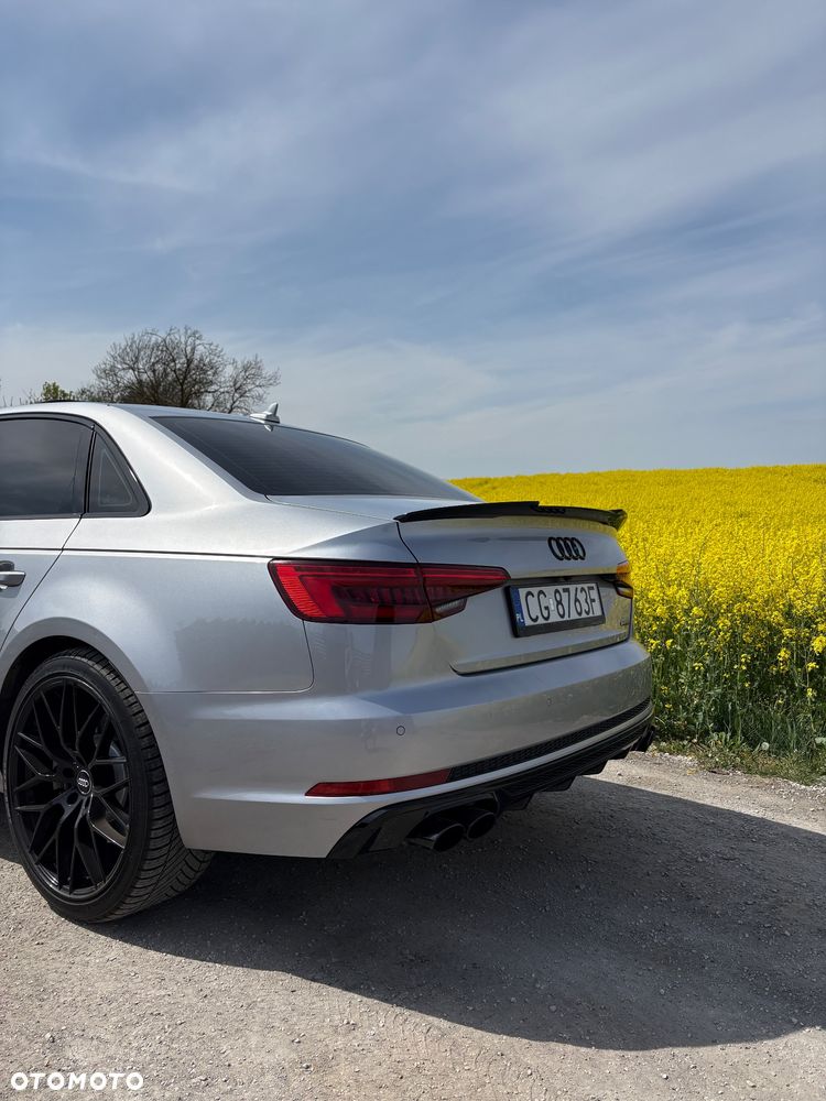 Audi A4 Limousine - 11