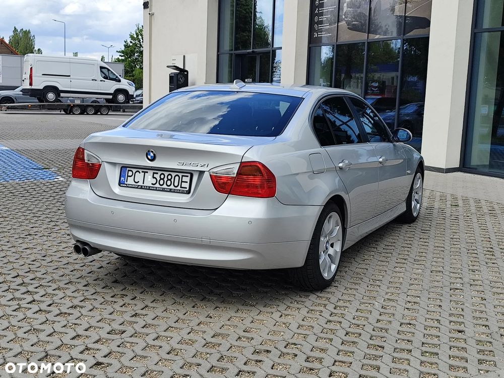 BMW Seria 3 325i xDrive Edition Exclusive - 4