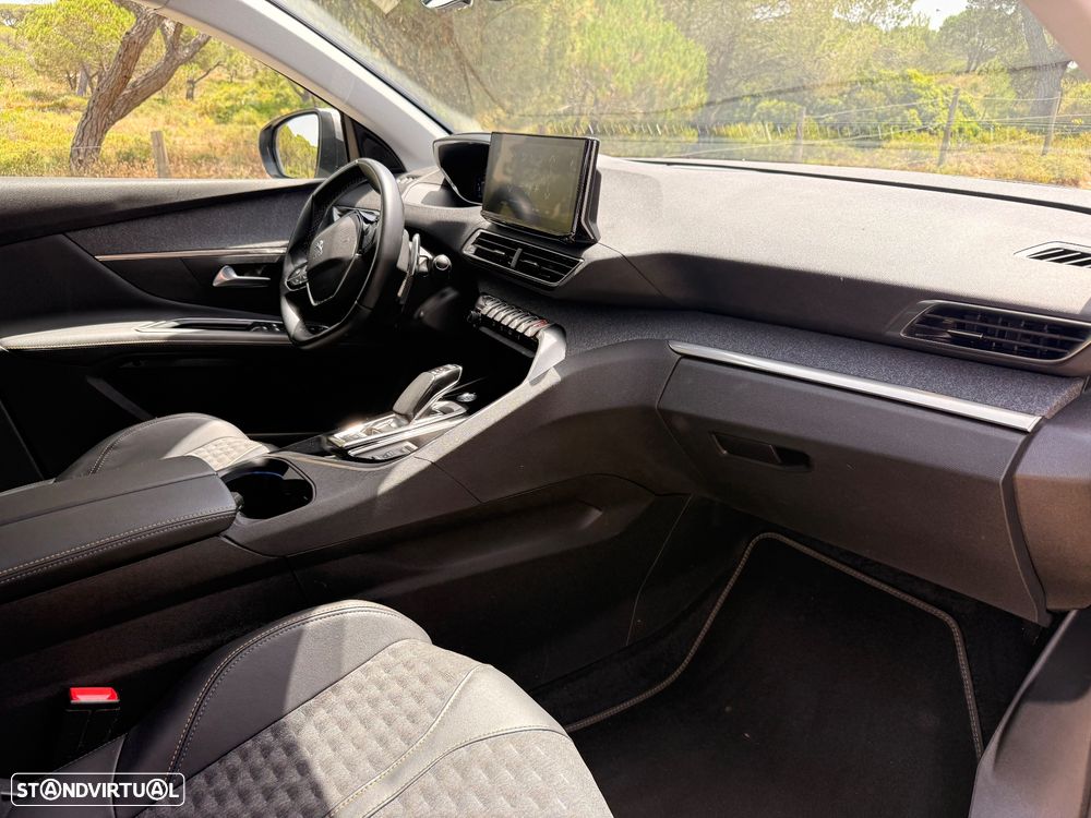 Peugeot 3008 225 e-EAT8 Roadtrip - 10