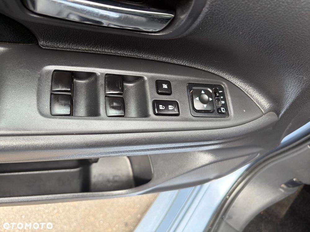 Mitsubishi Outlander - 16