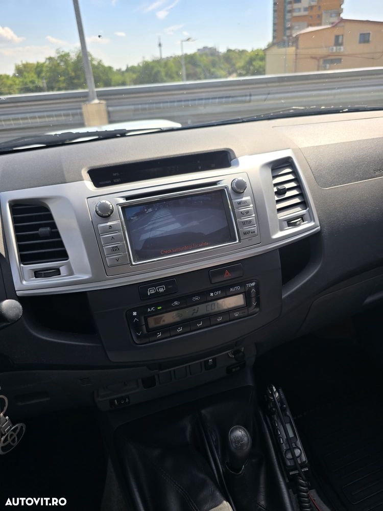 Toyota Hilux - 15
